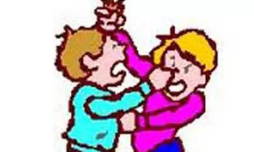 சங்கராபுரம் அருகே தெருக்கூத்து பார்த்த இடத்தில் 2 சிறுவர்களிடையே மோதல்