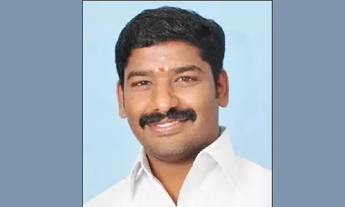 அரசு மேல்நிலைப்பள்ளியை உடனடியாக அமைக்க  வேண்டும்-நகர்மன்ற தலைவர் கோரிக்கை