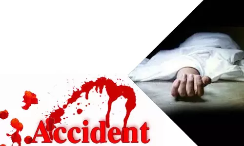 வெள்ளகோவிலில் மோட்டார் சைக்கிளில் இருந்து கீழே விழுந்த பெண் உயிரிழப்பு