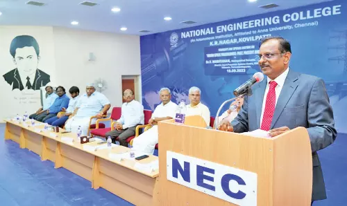 கோவில்பட்டி கே.ஆர்.குழுமங்கள்-கல்வி நிறுவனங்களின் நிறுவனர் தின கொண்டாட்டம்