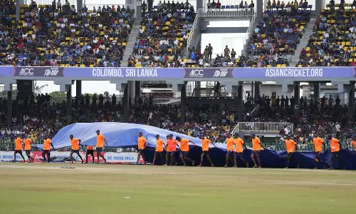ஆசிய கோப்பை இறுதிப்போட்டி: இந்தியா- இலங்கை ஆட்டம் மழையால் தாமதம்