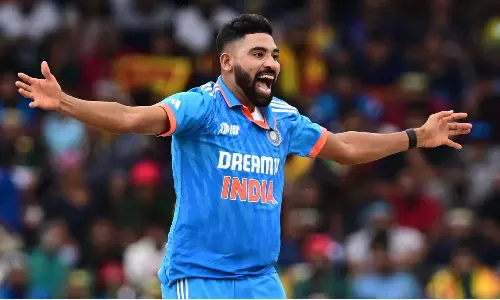 ஆட்ட நாயகன் பரிசுத்தொகையை மைதான ஊழியர்களுக்கு வழங்கிய சிராஜ் - குவியும் பாராட்டுகள்