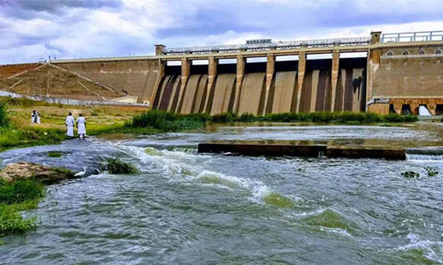 தொடர்ந்து ஏமாற்றும் மழை 47 அடியாக சரிந்த வைகை அணை நீர்மட்டம்