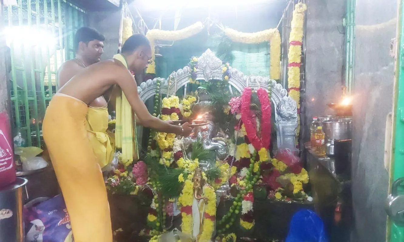 விநாயகர் சதுர்த்தி விழா கோலாகல கொண்டாட்டம் விநாயகர் சதுர்த்தி விழா கோலாகல கொண்டாட்டம்