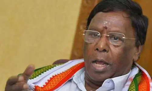 அரசு சொத்துக்களை பிரதமர் மோடி தனியாருக்கு தாரைவார்த்து விட்டார்- நாராயணசாமி குற்றச்சாட்டு