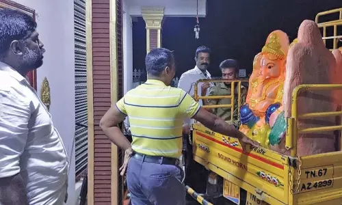 ஆற்றூர் அருகே சிவசேனா கட்சி தலைவர் வீட்டில் இருந்து விநாயகர் சிலைகள் பறிமுதல்