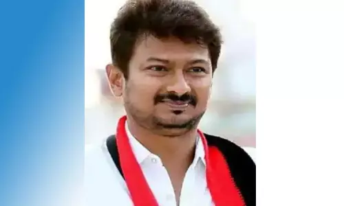 வடக்கு மாவட்ட தி.மு.க. சார்பில் மூத்த முன்னோடிகளுக்கு பொற்கிழி