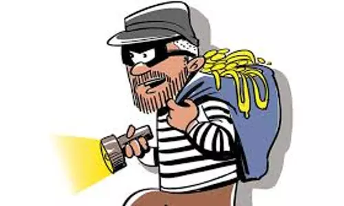 டாஸ்மாக் கடை பூட்டை உடைத்து  ரூ.5 லட்சம் கொள்ளை