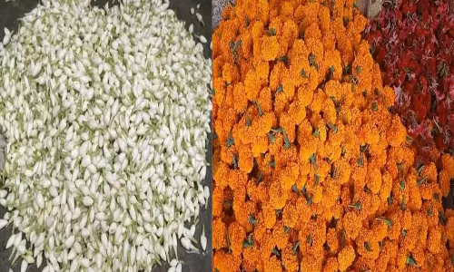 நிலக்கோட்டை பூ மார்க்கெட்டில் விநாயகர் சதுர்த்தியை முன்னிட்டு பூக்கள் வரத்து அதிகரிப்பு