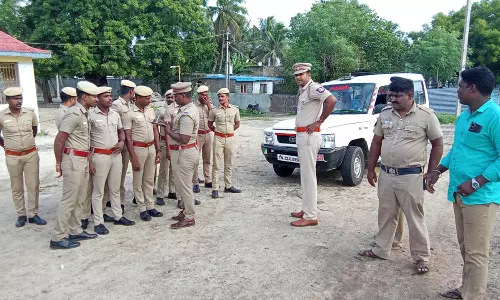 மரக்காணம் அருகே விநாயகர் சிலை வைப்பதில் இரு தரப்பினர் மோதல்