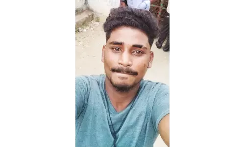 மோட்டார் சைக்கிள் மீது அரசு பஸ் மோதி வாலிபர் சாவு