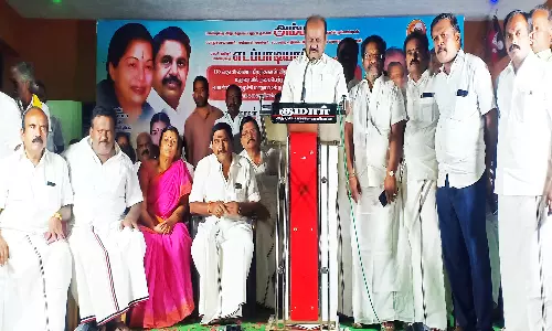 முன்னாள் அமைச்சர் விசுவநாதன் முன்னிலையில் அ.தி.மு.க.வில் இணைந்த 100-க்கும் மேற்பட்ட மாற்றுக்கட்சியினர்