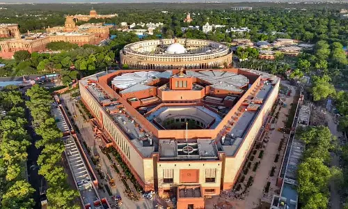 மக்களவையில் இன்று மகளிர் இடஒதுக்கீடு மசோதா தாக்கல்