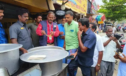 உணவு பாதுகாப்பு அதிகாரிகள் அதிரடி ஆய்வு