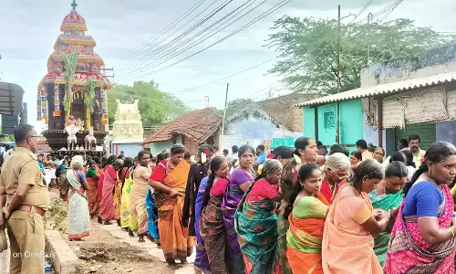 திருக்கோளூர் வைத்தமாநிதி பெருமாள் கோவிலில் ஆவணி தேரோட்டம் - திரளான பக்தர்கள் பங்கேற்பு