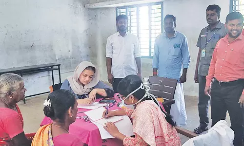 வருமுன் காப்போம் திட்ட மருத்துவ முகாம்