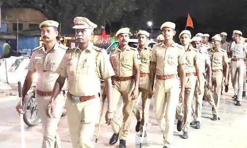 விநாயகர் சதுர்த்தியை முன்னிட்டு சூலூரில் போலீசார் அணிவகுப்பு ஊர்வலம்