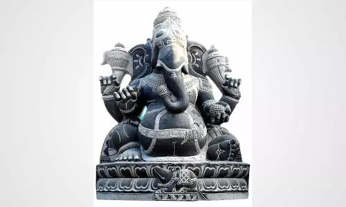 புறம்போக்கு இடத்தில் விநாயகர் சிலை வைத்ததால் பரபரப்பு