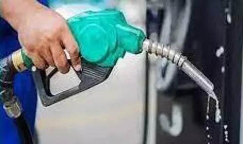 தனியார் பள்ளி பஸ்சில் டீசல் திருடிய மர்ம நபர்கள்