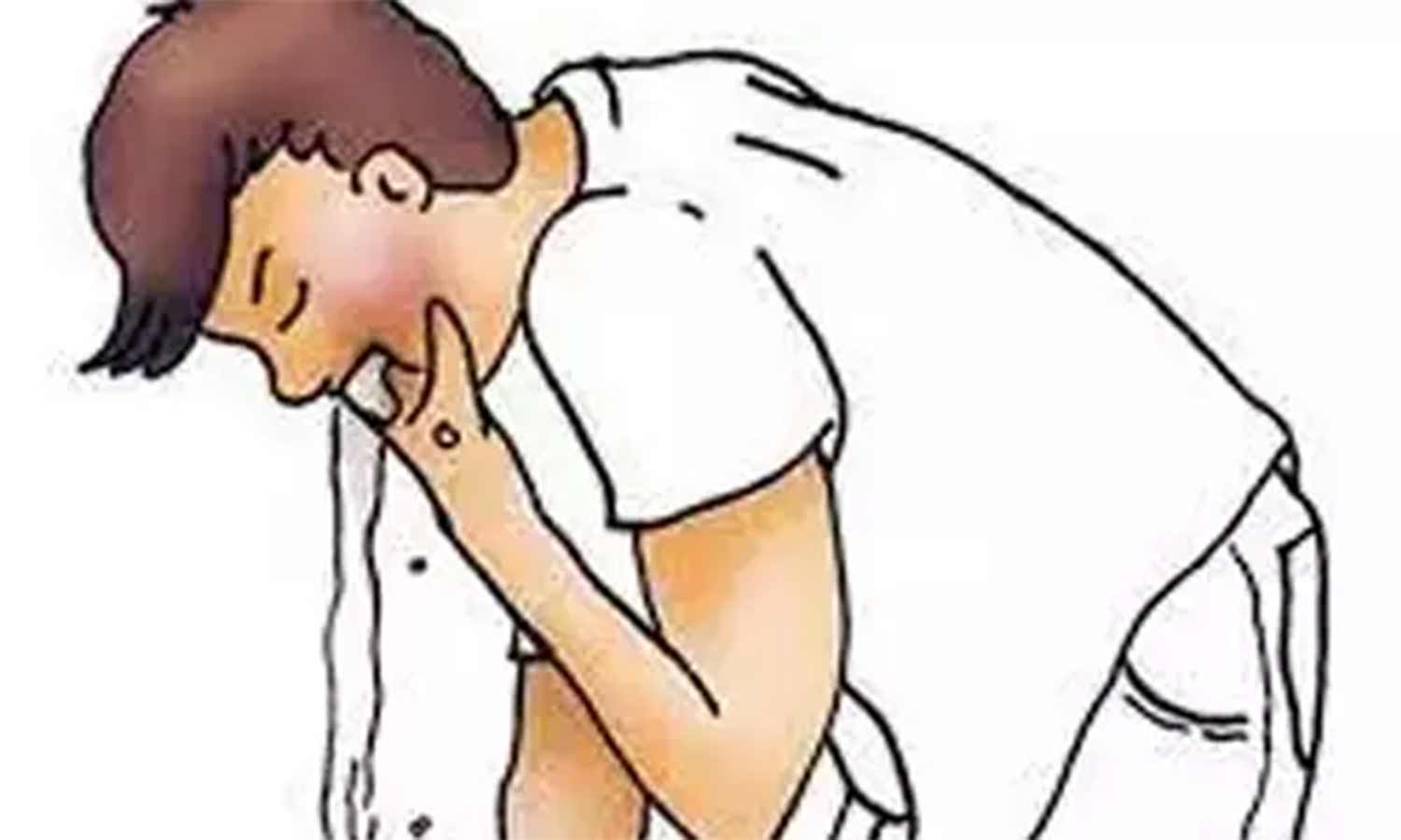 நாமக்கல்லில் மீண்டும் பரபரப்பு: பர்கர் சாப்பிட்ட 8 பேர் மயக்கம்- வாலிபருக்கு தீவிர சிகிச்சை