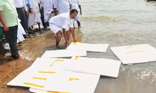 அரசியல் விஞ்ஞானியாக என்னை உலகமே கலாய்த்து வருவது ஏன்? பிளாஷ்பேக் கூறி செல்லூர் ராஜூ கலகலப்பு