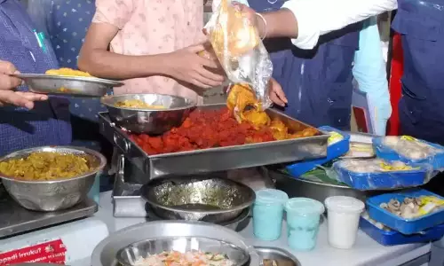 உணவகங்களில் அதிகாரிகள் திடீர் ஆய்வு