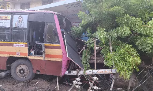 ஓடும் பஸ்ஸில் டிரைவருக்கு திடீர் மாரடைப்பு