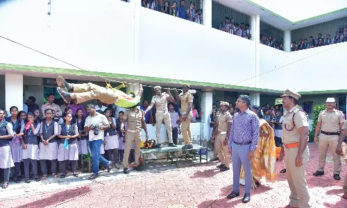 கோணம் அரசு கல்லூரியில் தீயணைப்பு துறை சார்பில் பேரிடர் மீட்பு ஓத்திகை பயிற்சி