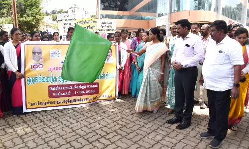 தேசிய ஊட்டச்சத்து விழிப்புணர்வு பேரணி- நீலகிரி கலெக்டர் அருணா தொடங்கி வைத்தார்