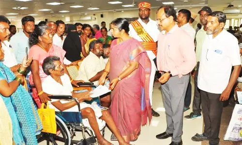 மாற்றுத்திறனாளிகளுக்கு அடையாள அட்டை