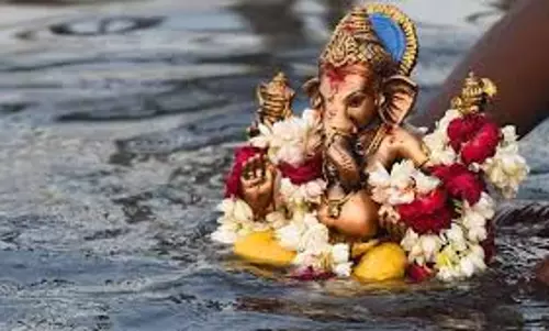 விநாயகர் சிலைகளை கரைக்கும்போது நீர் நிலைகளில் பெண்கள், சிறுவர்களுக்கு தடை