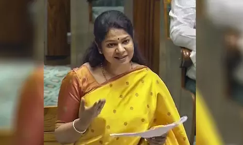 பெண்களுக்கு சல்யூட் அடிக்க வேண்டாம் - 33% இட ஒதுக்கீடு மசோதா குறித்து கனிமொழி