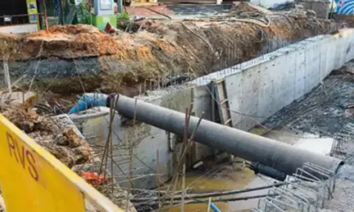 வடகிழக்குப் பருவ மழை- சென்னையில் சாலையை தோண்டும் பணிகளை நிறுத்தி வைக்க மாநகராட்சி உத்தரவு