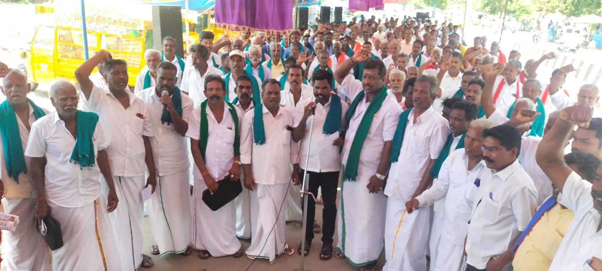 அரியலூரில் விவசாயிகள் போராட்டம் அரியலூரில் விவசாயிகள் போராட்டம்