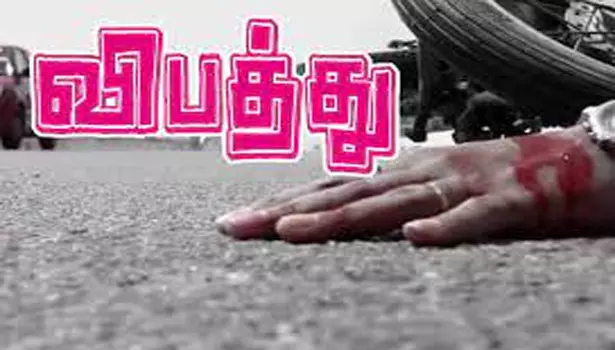 வீராணம் அருகே மோட்டார் சைக்கிள் மீது கார் மோதி வாலிபர் பலி வீராணம் அருகே மோட்டார் சைக்கிள் மீது கார் மோதி வாலிபர் பலி