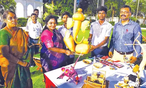 மன அழுத்தத்தை போக்க குழந்தைகளுடன் பெற்றோர் அதிக நேரம் செலவழிக்க வேண்டும்: கவர்னர் தமிழிசை