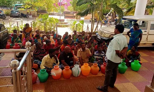 ராதாபுரத்தில் குடிநீர் கேட்டு யூனியன் அலுவலகத்தை பொதுமக்கள் முற்றுகை