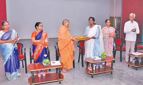 பாளை சாரதா கல்லூரியில் சந்திரயான் வெற்றி கொண்டாட்டம்