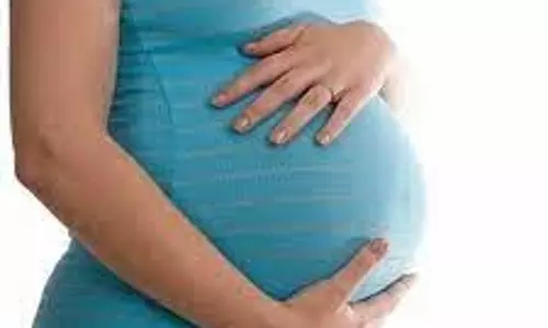 பெண்ணை திருமணம் செய்வதாக கர்ப்பமாக்கி ஏமாற்றிய வகுப்பு தோழன்