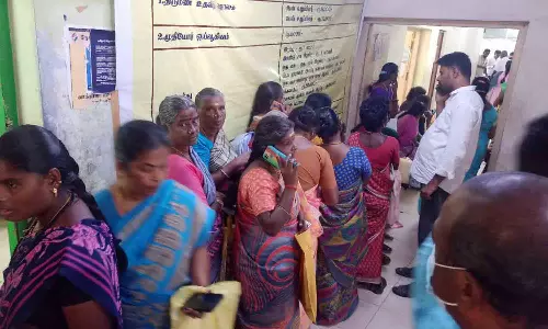 கலைஞர் மகளிர் உரிமை திட்டம் பல்லடம் தாலுகா உதவி மையத்தில் குவியும் பெண்கள்