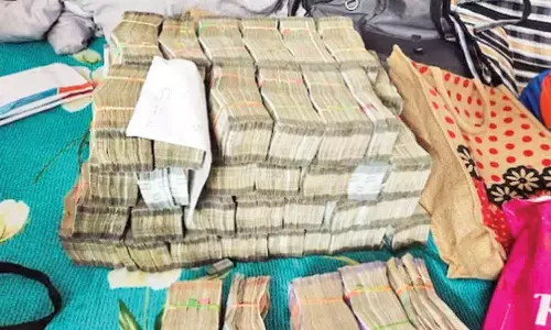 மஹாதேவ் சூதாட்ட செயலி வழக்கில் தொடர்பு: பிரபல மேலாளர்கள் வீட்டில் ரூ.2½ கோடி ரொக்கம் பறிமுதல்