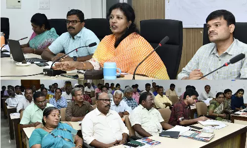 தேனி மாவட்டத்தில் பருவமழை முன்னெச்சரிக்கை நடவடிக்கைகள் குறித்து ஆய்வு