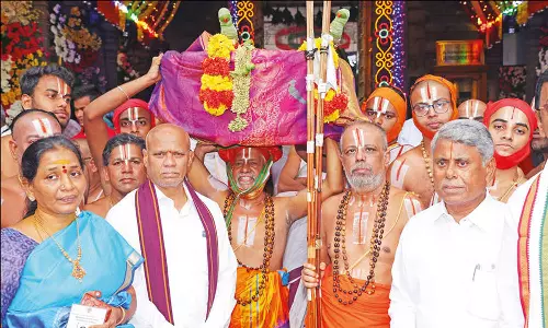 ஆண்டாள் சூடிக்கொடுத்த மாலைகள் திருமலைக்கு வந்தன