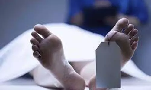 மன உளைச்சலில் வகுப்பறையில் சுருண்டுவிழுந்து ஆசிரியை சாவு