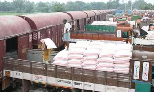 தூத்துக்குடியில் இருந்து தஞ்சைக்கு 600 டன் உரம் வருகை