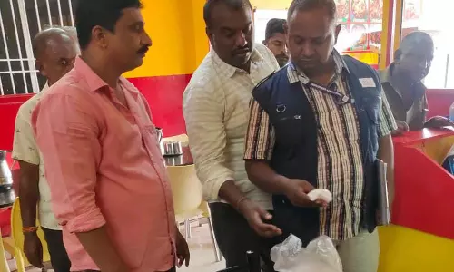 உணவகங்களில் உணவு பாதுகாப்பு துறை அலுவலர்கள் ஆய்வு