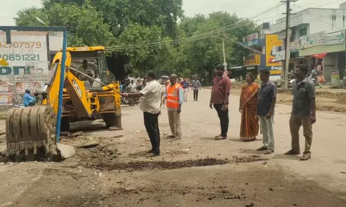 காரிமங்கலம் பகுதியில்   ஆக்கிரமிப்புகள் அகற்றும் பணி தொடக்கம்