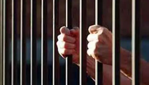 அசோக் நகரில் இளம்பெண்ணுக்கு பாலியல் தொல்லை கொடுத்தவருக்கு 1 ஆண்டு ஜெயில் அசோக் நகரில் இளம்பெண்ணுக்கு பாலியல் தொல்லை கொடுத்தவருக்கு 1 ஆண்டு ஜெயில்