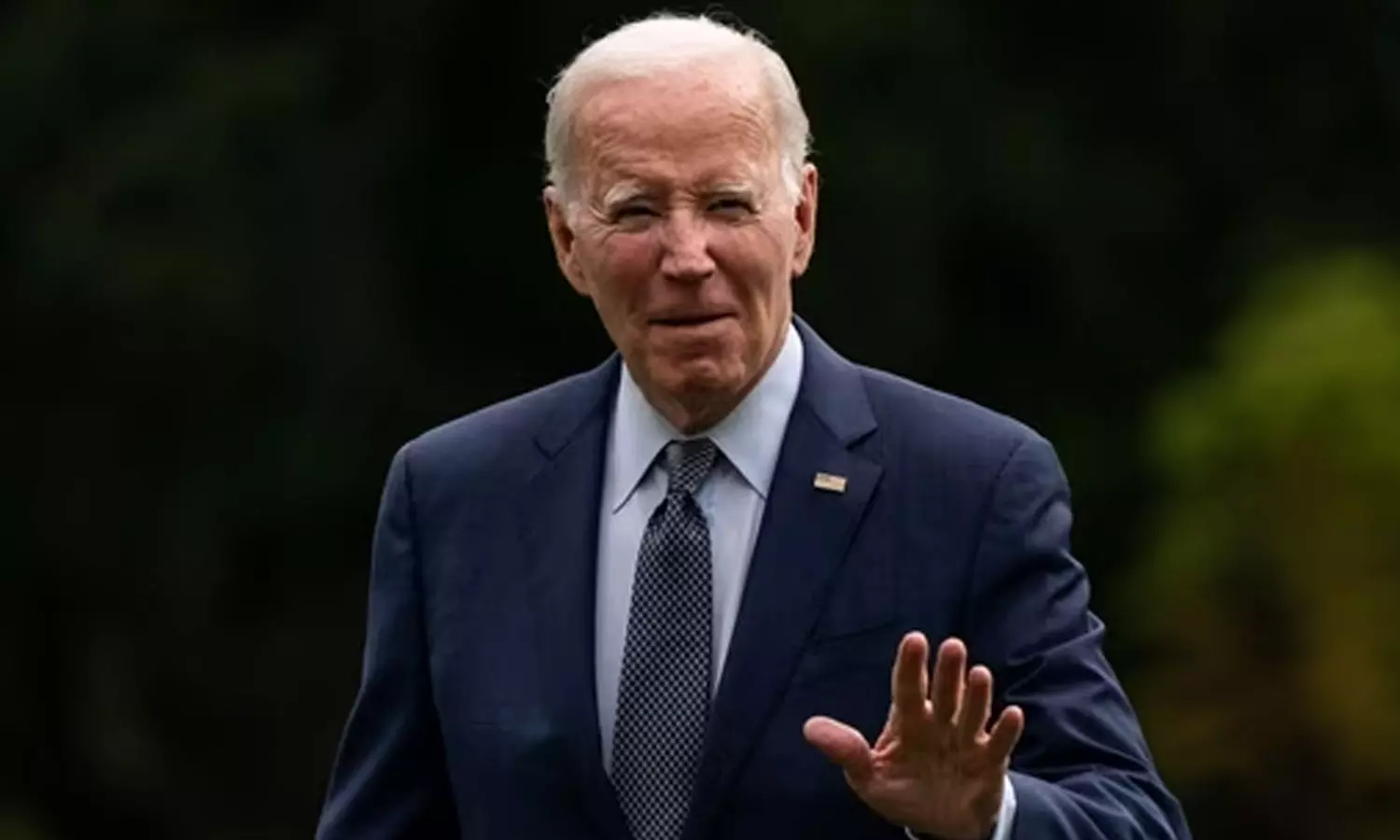 கொரோனா தடுப்பூசி செலுத்திக் கொண்ட அமெரிக்க அதிபர் ஜோ பைடன்.. வெள்ளை மாளிகை தகவல் கொரோனா தடுப்பூசி செலுத்திக் கொண்ட அமெரிக்க அதிபர் ஜோ பைடன்.. வெள்ளை மாளிகை தகவல்