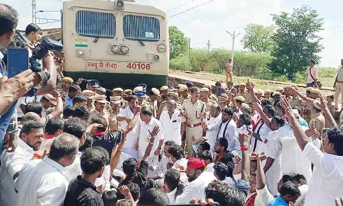 சிவகங்கையில் இன்று அனைத்து கட்சி சார்பில் ரெயில் மறியல்-கடையடைப்பு: ஆயிரத்துக்கும் மேற்பட்டோர் கைது